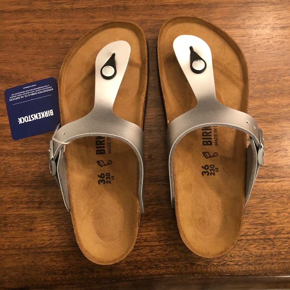 NWT SILVER BIRKENSTOCK GIZEH SIZE 36